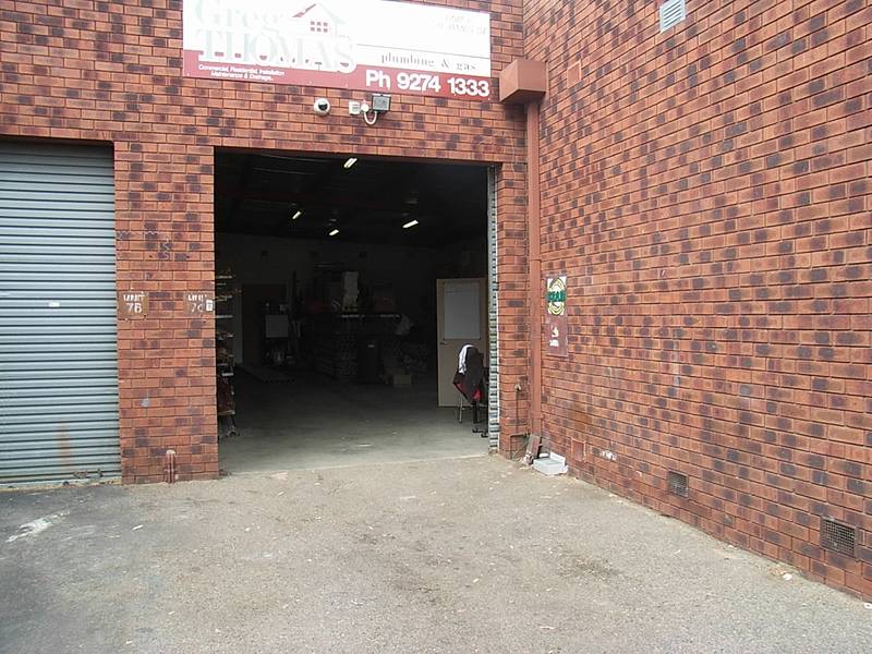 HANDY LOCATION WITH NEW OFFICE Picture 2