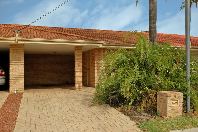 GREAT 1st HOME OR INVESTMENT Picture 2