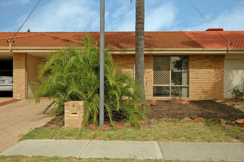 GREAT 1st HOME OR INVESTMENT Picture 1