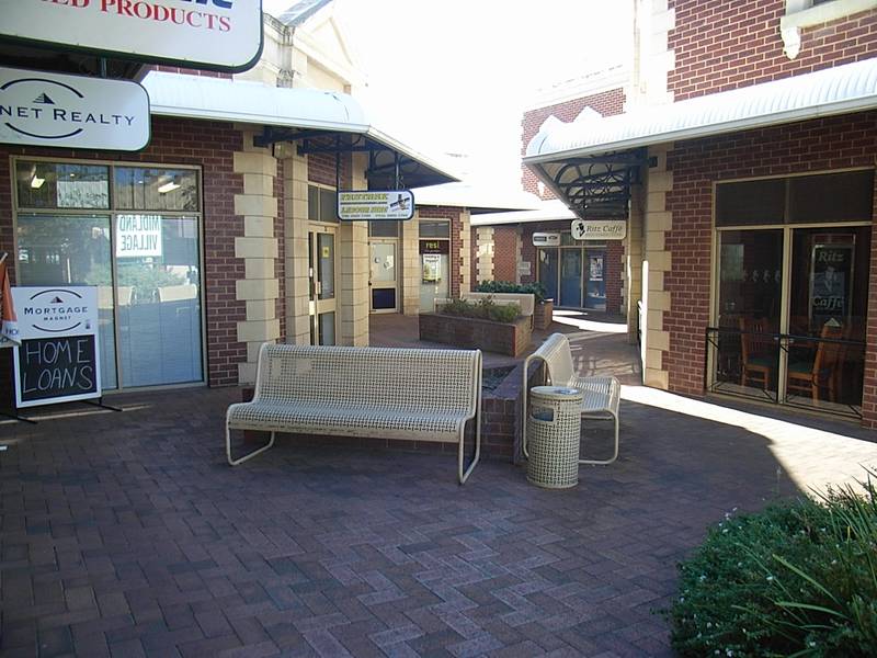 OFFICE SPACE Picture 2