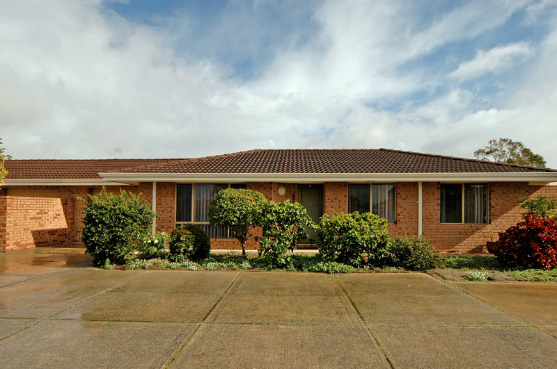 ROOMY VILLA Picture 2