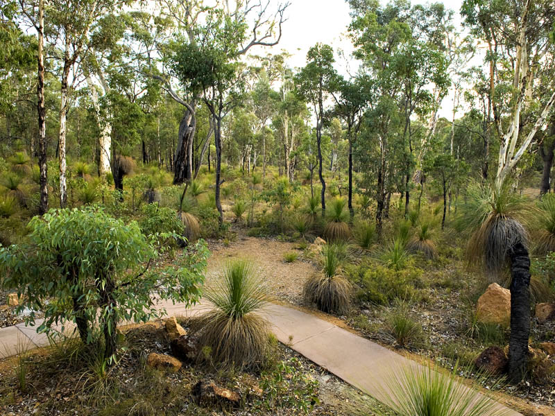 A
SECLUDED RETREAT - YOUR OWN HIDEAWAY - Picture 3