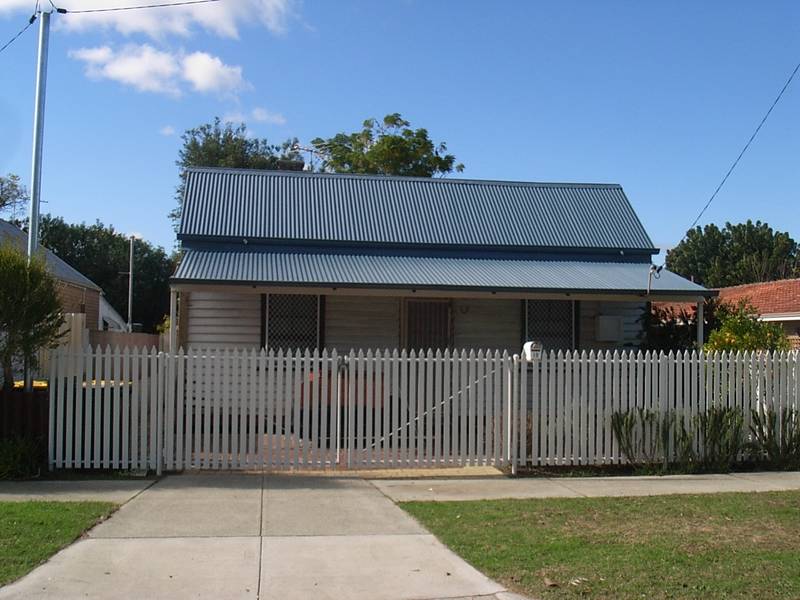 COSY CUTE COTTAGE Picture 1