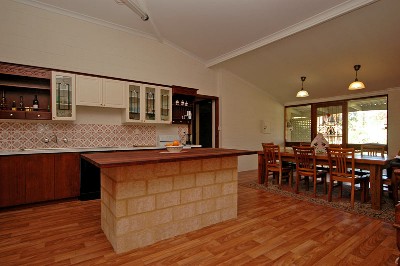 COUNTRY IN SURBURBIA Picture