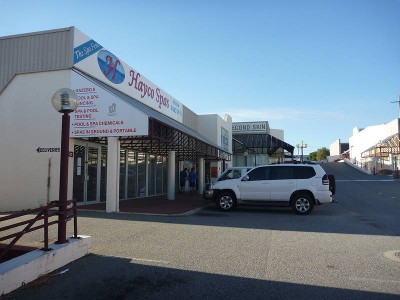 SHOWROOM/WAREHOUSE Picture