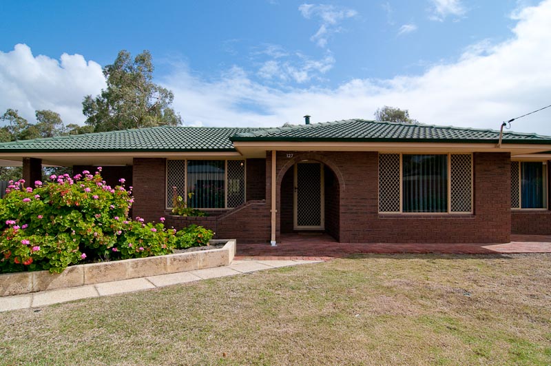FIRST HOMEBUYERS/INVESTORS ALERT!! - OPEN SUNDAY 28/2, 1:00-1:45PM Picture 1
