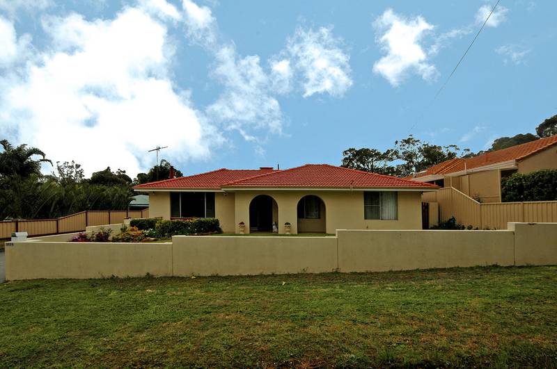 PRICE REDUCED - OWNERS KEEN TO SELL Picture 1