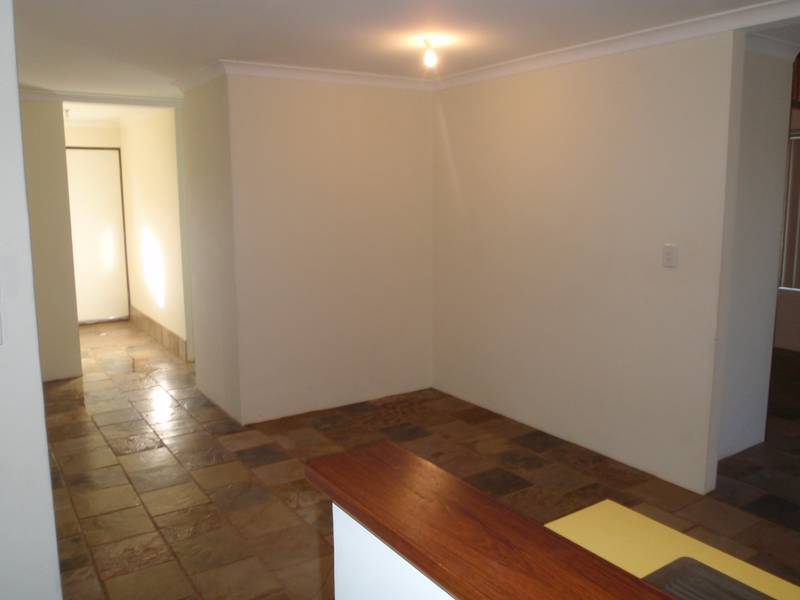 Spacious family home in Rosehill Estate with the following features Picture 3