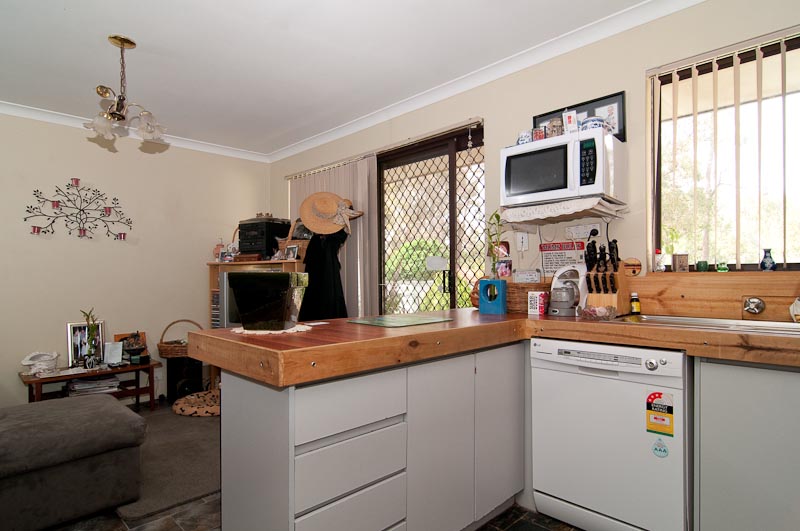 FIRST HOMEBUYERS! Picture 3