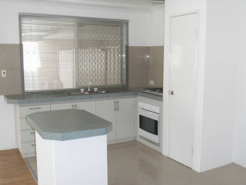 IDEAL FAMILY HOME Picture 2