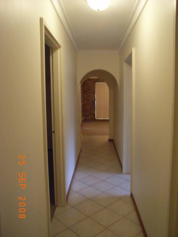 TERRIFIC LOCATION viewing Wednesday 4.11.09 @
3.30 - 3.45pm Picture 2