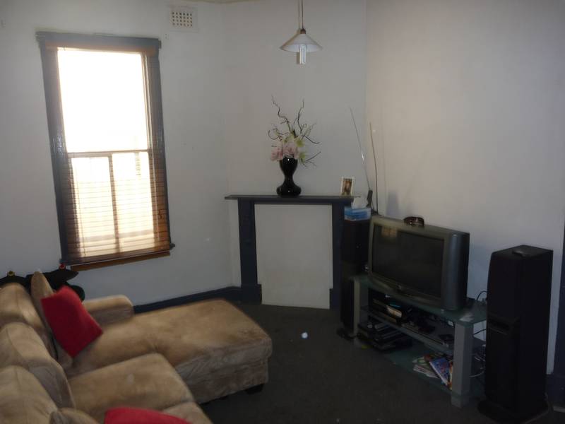 CIRCA 1910 TERRACED HOME - Viewing by appointment Picture 3