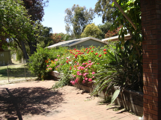 Central to Midland - viewings by appointment Picture 3