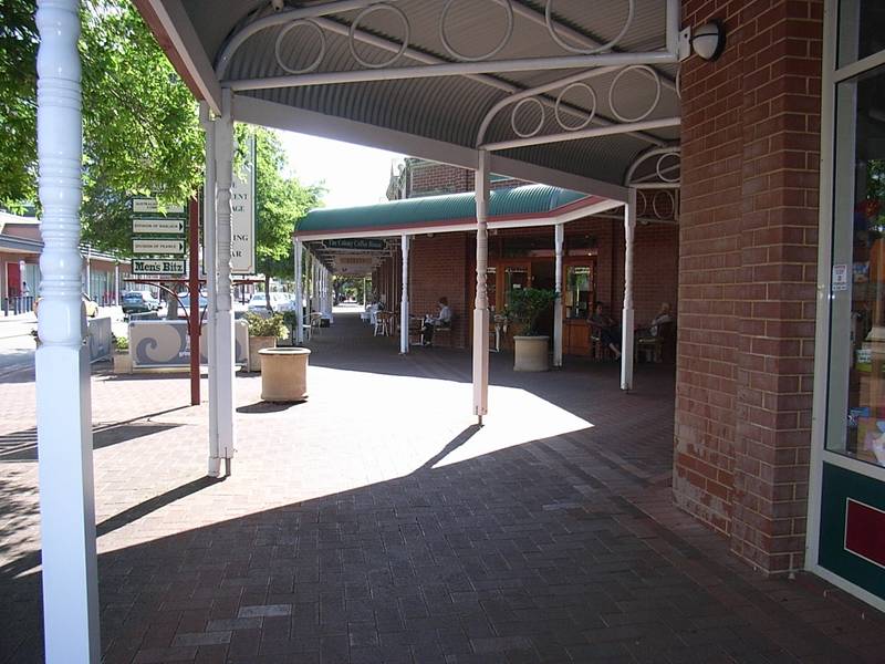 THE CRESCENT Picture 2