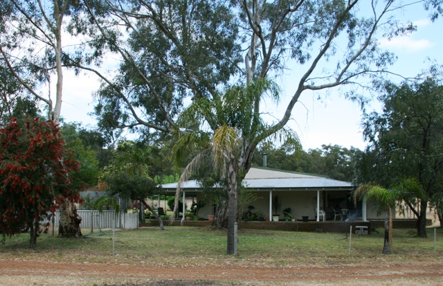 IDEAL STUD PROPERTY Picture 1