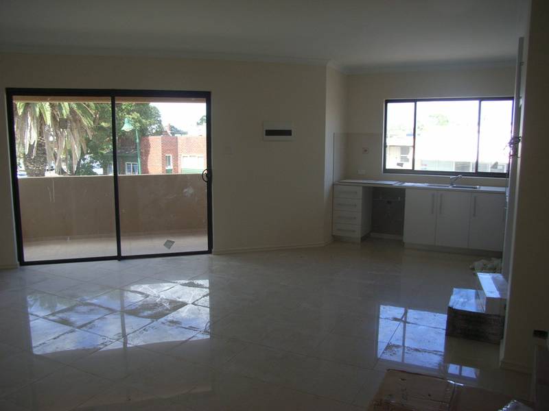 Modern Inner City Living Picture 2