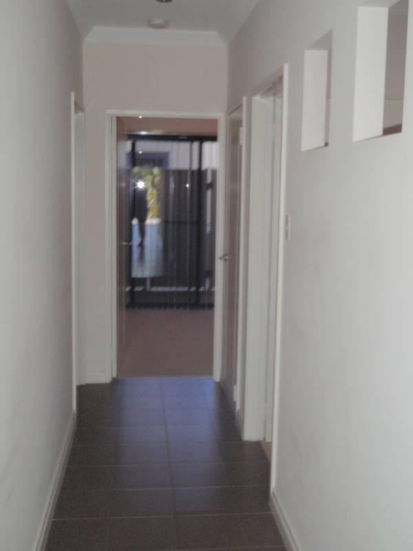 Modern 3x2 Inner City Apartment - Walk to Midland Gate! Viewing Friday 8th January 2.30 - 2.45pm Picture 2