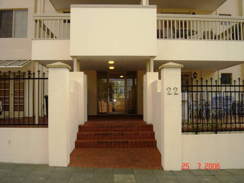 FULLY FURNISHED Picture 1