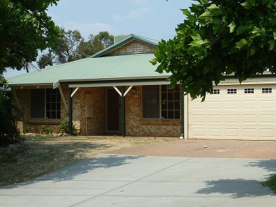 Fantastic modern brick 3 bedroom home with outdoor spa! Picture Fantastic modern brick 3 bedroom home with outdoor spa! Picture