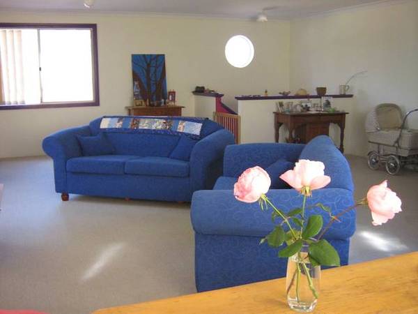 LOVELY LOCATION Picture 3