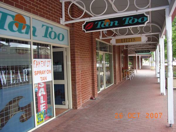 THE CRESCENT Picture 2