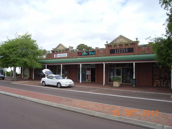 THE CRESCENT Picture 3