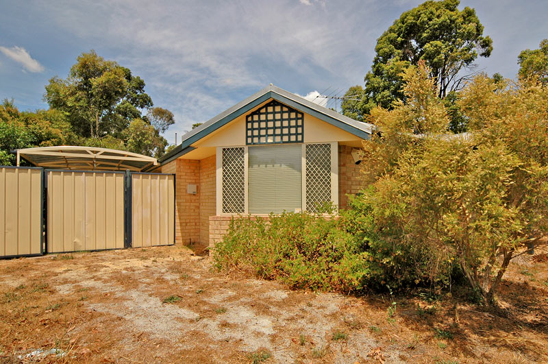 URGENT SALE - ALL OFFERS CONSIDERED Picture 3