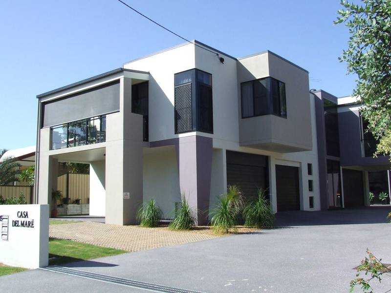 Look........Luxury & Location Picture 2