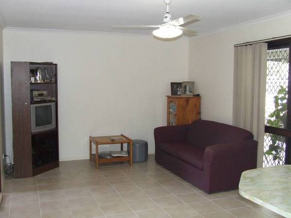 Semi Rural Home & Orchard Picture 3