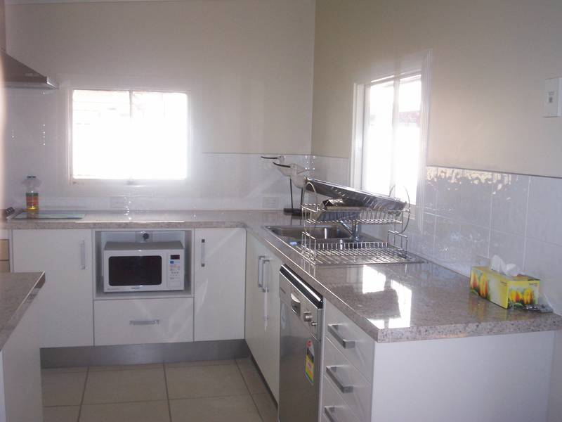 CLOSE TO CLUBS Picture 2