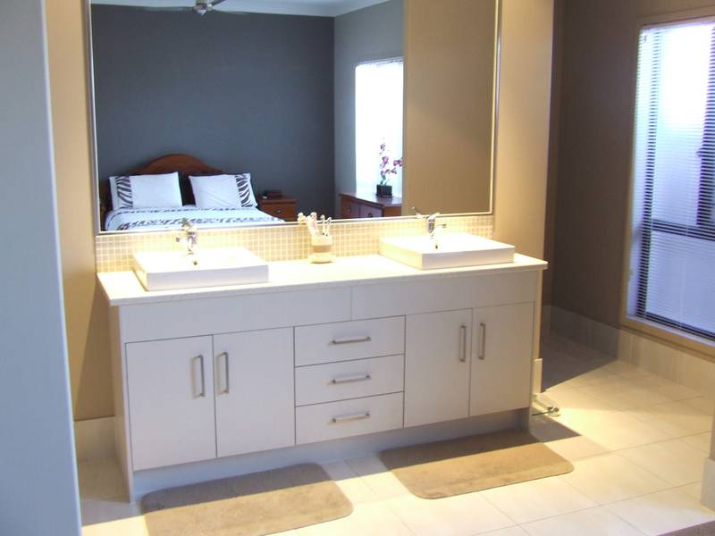 BEAUTIFUL MARK WUST CANAL HOME Picture 3