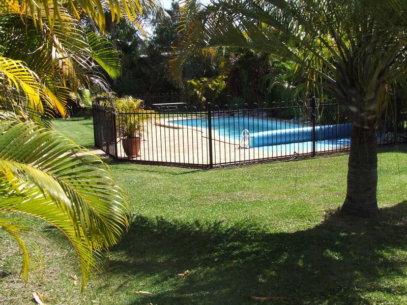 Tropical Seclusion On 3/4 Acre Picture