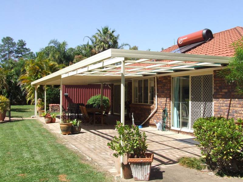 Tropical Seclusion On 3/4 Acre Picture