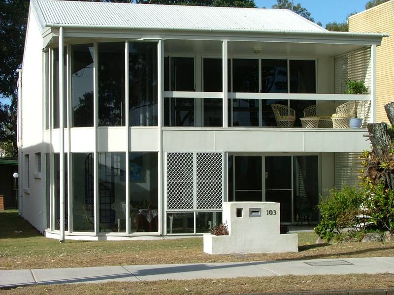 Waterfront Retreat Picture 2