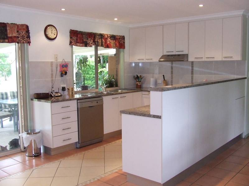 5 Bedroom Home PLUS 2 Bedroom Granny Flat Picture 2