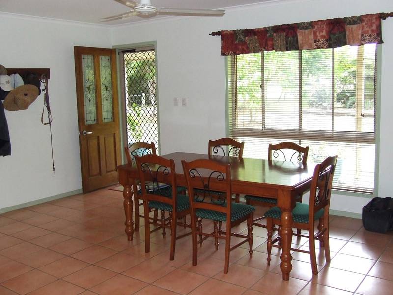 5 Bedroom Home PLUS 2 Bedroom Granny Flat Picture 3