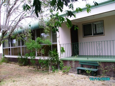 FAMILY HOME WALK SHOPS AND SURF BEACH Picture