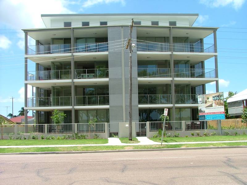 ON THE BAY NEW WATERFRONT UNIT Picture 1