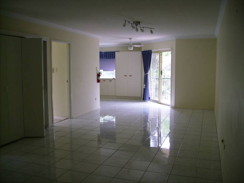 JUST A SHORT WALK TO THE SURF Picture 2