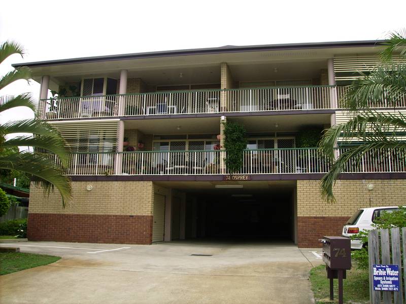 JUST A SHORT WALK TO THE SURF Picture 1