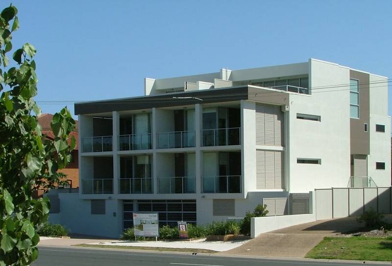 Spacious Luxury Apartment - Beachfront Picture 1