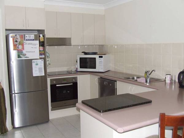 Ground Floor Unit - Ducted Air - Side Access Picture 2