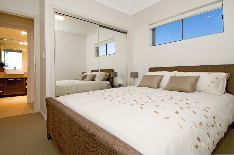 PREMIUM WATERFRONT POSITION -PERMANENT RENTAL Picture 3