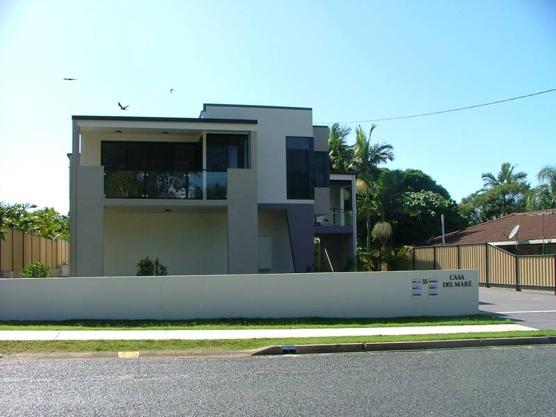 THREE BEDROOM PENTHOUSE CLOSE TO EVERYTHING Picture 1