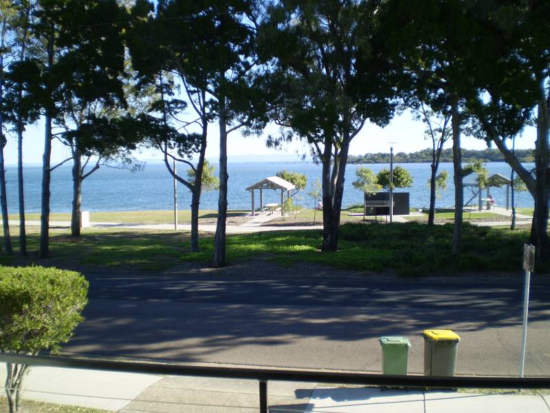 Waterfront Retreat Picture 3