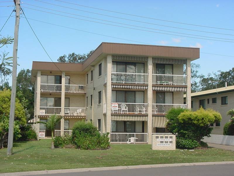 FIRST FLOOR WATERFRONT UNIT Picture 1