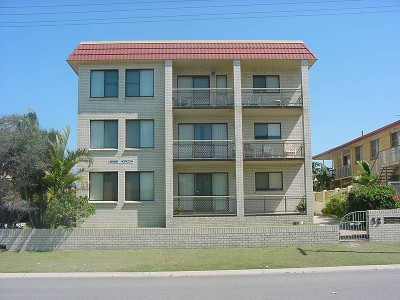 FIRST FLOOR THREE BEDROOM UNIT ON THE SURF SIDE Picture FIRST FLOOR THREE BEDROOM UNIT ON THE SURF SIDE Picture
