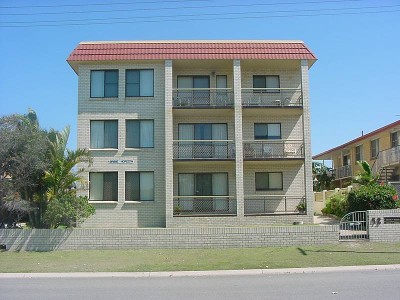 FIRST FLOOR THREE BEDROOM UNIT ON THE SURF SIDE Picture