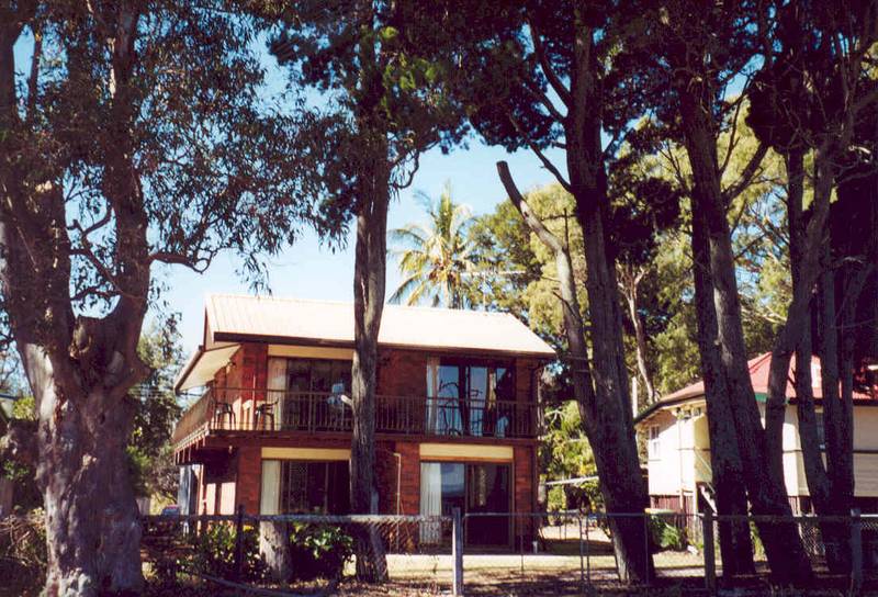 ABSOLUTE BEACHFRONT HOUSE Picture 2