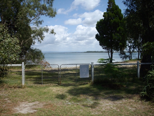 ABSOLUTE BEACHFRONT HOUSE Picture 1